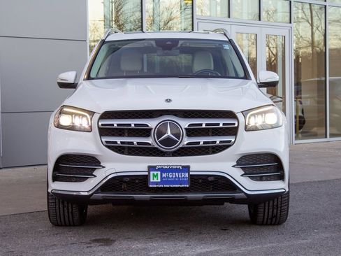 Used 2022 Mercedes-Benz GLS 450 4MATIC image 2