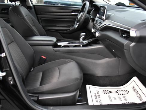 Used 2024 Nissan Altima 2.5 SV image 41