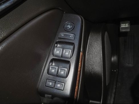 Used 2019 Chevrolet Tahoe LS w/ Enhanced Driver Alert Package image 28