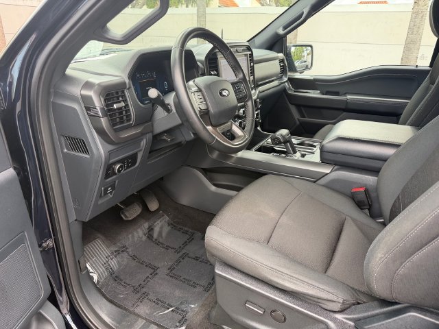 Used 2024 Ford F150 XLT w/ XLT Black Appearance Package RWD image 11