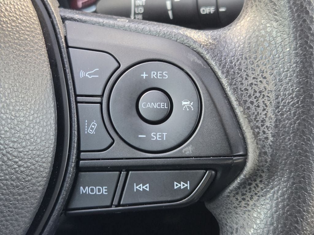 Used 2023 Toyota RAV4 XLE FWD image 23