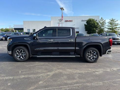 Used 2023 GMC Sierra 1500 SLT w/ SLT Premium Plus Package AWD/4WD image 10