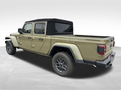 New 2025 Jeep Gladiator Sport image 3