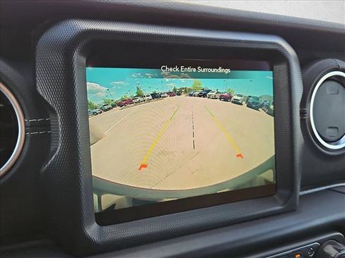 Used 2021 Jeep Wrangler Unlimited Sahara w/ Cold Weather Group AWD/4WD image 14