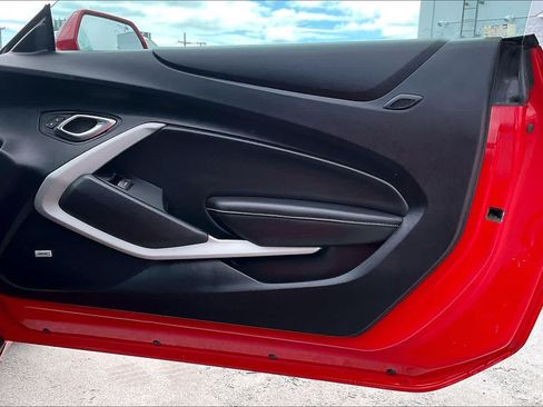 Used 2020 Chevrolet Camaro LT w/ Technology Package RWD image 27