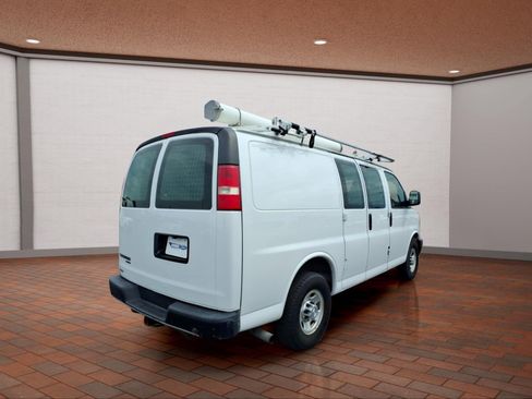Used 2015 Chevrolet Express 2500 RWD image 8