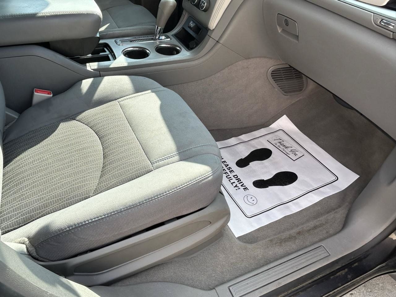 Used 2013 Chevrolet Traverse LS FWD image 12