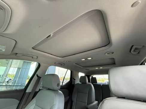 Used 2020 Chevrolet Traverse LT w/ LT Premium Package FWD image 10