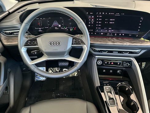 Used 2025 Audi Q5 Premium w/ Convenience Package AWD/4WD image 14