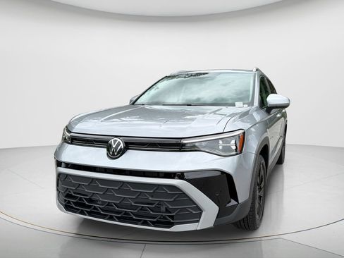 New 2026 Volkswagen Taos SE FWD image 9
