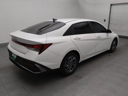 Used 2024 Hyundai Elantra SEL FWD image 10