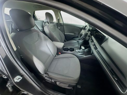 Used 2025 Kia K4 FWD image 30