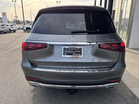 Used 2024 Mercedes-Benz GLS 450 4MATIC image 3