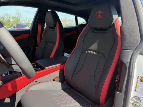 Used 2025 Lamborghini Urus SE AWD/4WD image 16