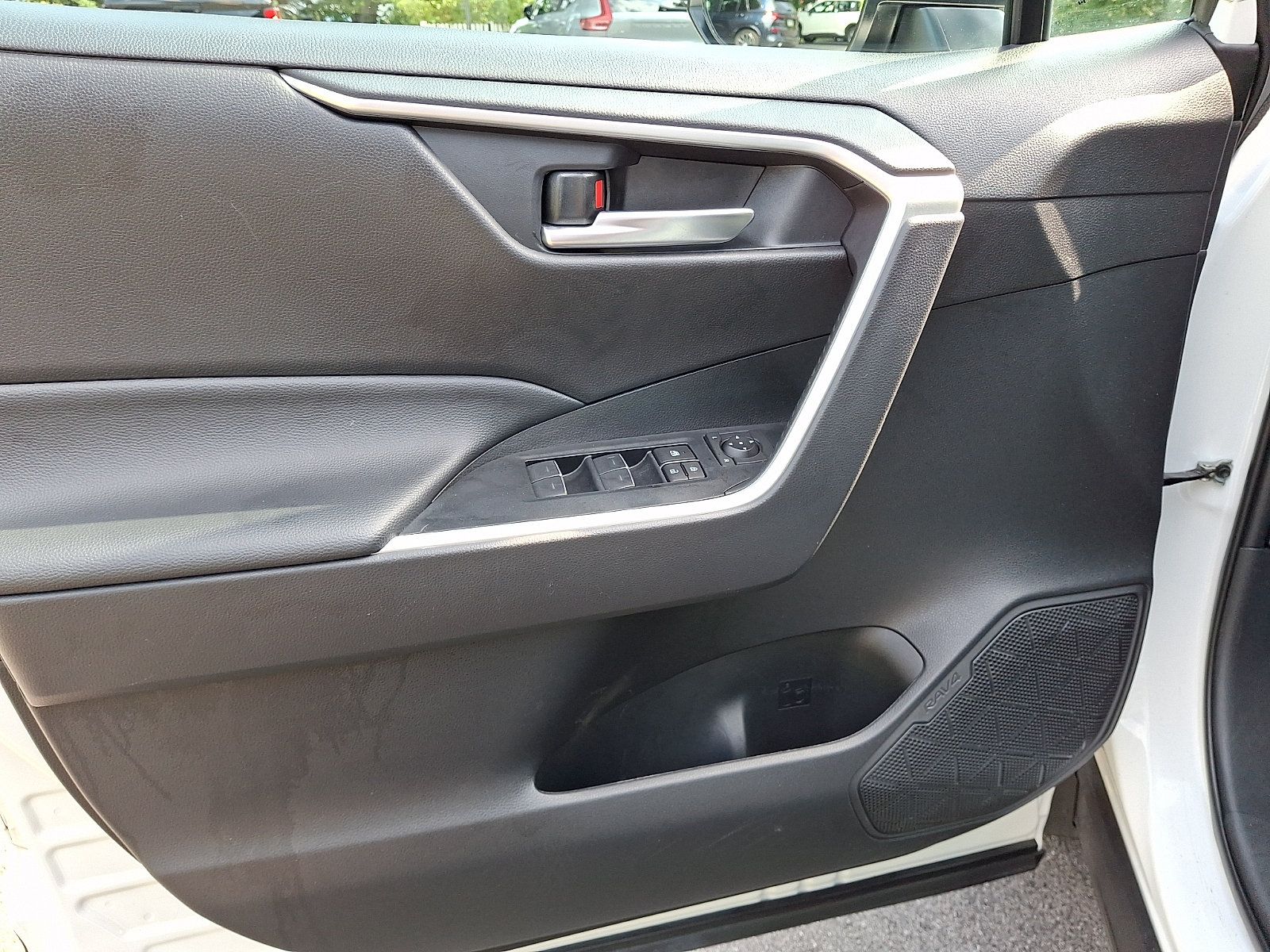 Used 2024 Toyota RAV4 XLE w/ Convenience Package AWD/4WD image 12