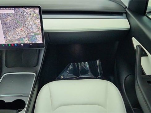 Used 2021 Tesla Model Y Long Range image 36