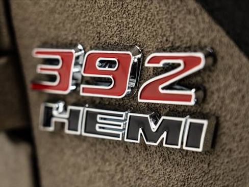 Used 2025 Jeep Gladiator Sport image 34