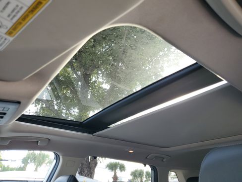 Certified 2021 Nissan Rogue Platinum image 9