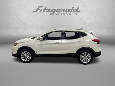 Used 2017 Nissan Rogue Sport SV w/ SV Premium Package AWD/4WD image 2