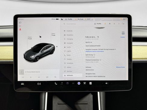 Used 2018 Tesla Model 3 Long Range RWD image 12