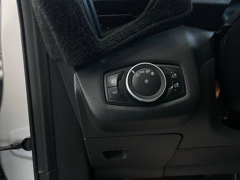 Used 2019 Ford Escape SE image 19