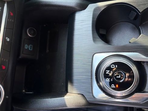 Used 2020 Ford Escape SEL image 26