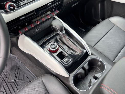 Used 2024 GMC Canyon AT4X AWD/4WD image 18