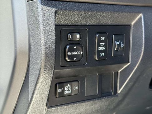 Used 2017 Toyota Tundra SR5 RWD image 22