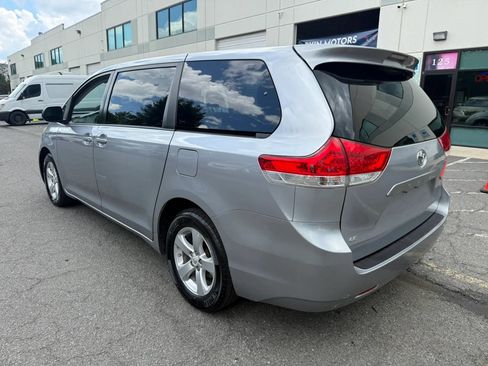 Used 2012 Toyota Sienna LE FWD image 9