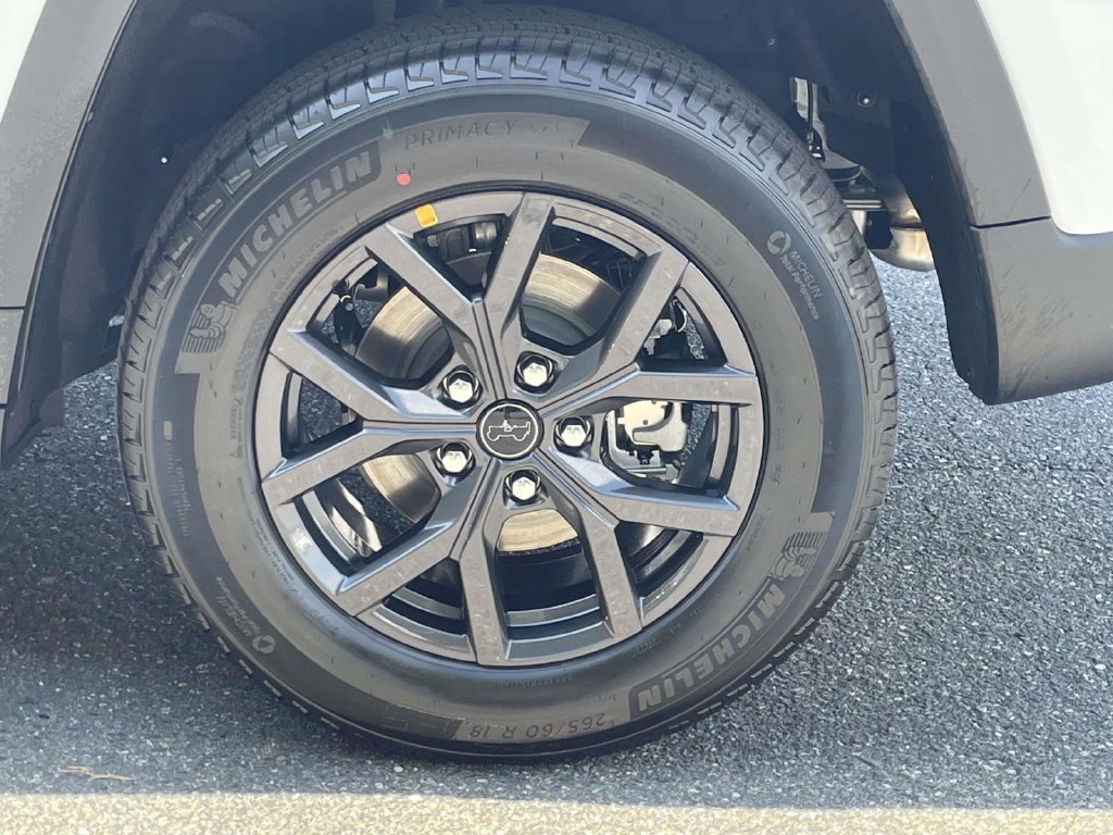 New 2027 Jeep Grand Cherokee Altitude AWD/4WD image 12