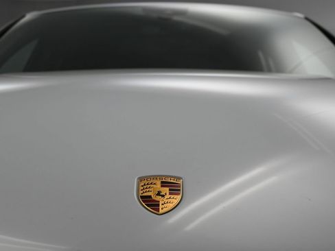 Used 2025 Porsche Macan AWD/4WD image 10