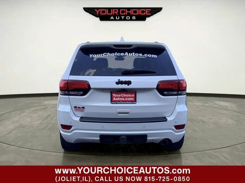 Used 2017 Jeep Grand Cherokee Altitude AWD/4WD image 4