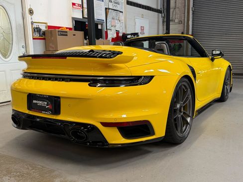 Used 2022 Porsche 911 Cabriolet AWD/4WD image 7