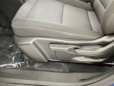 Used 2025 Chevrolet Equinox LT FWD image 29