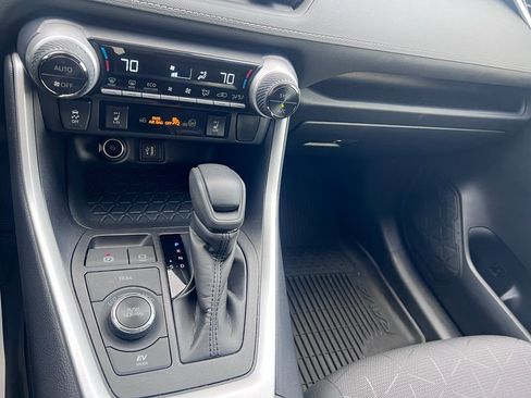 Used 2024 Toyota RAV4 XLE w/ Convenience Package image 23