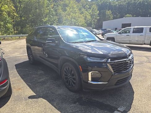 Used 2023 Chevrolet Traverse RS w/ LPO, Floor Liner Package AWD/4WD image 4