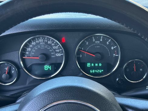 Used 2018 Jeep Wrangler Sport w/ Connectivity Group AWD/4WD image 19