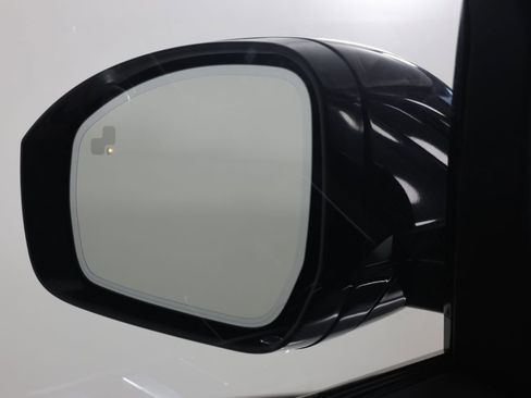 Used 2018 Land Rover Range Rover Sport SVR AWD/4WD image 18