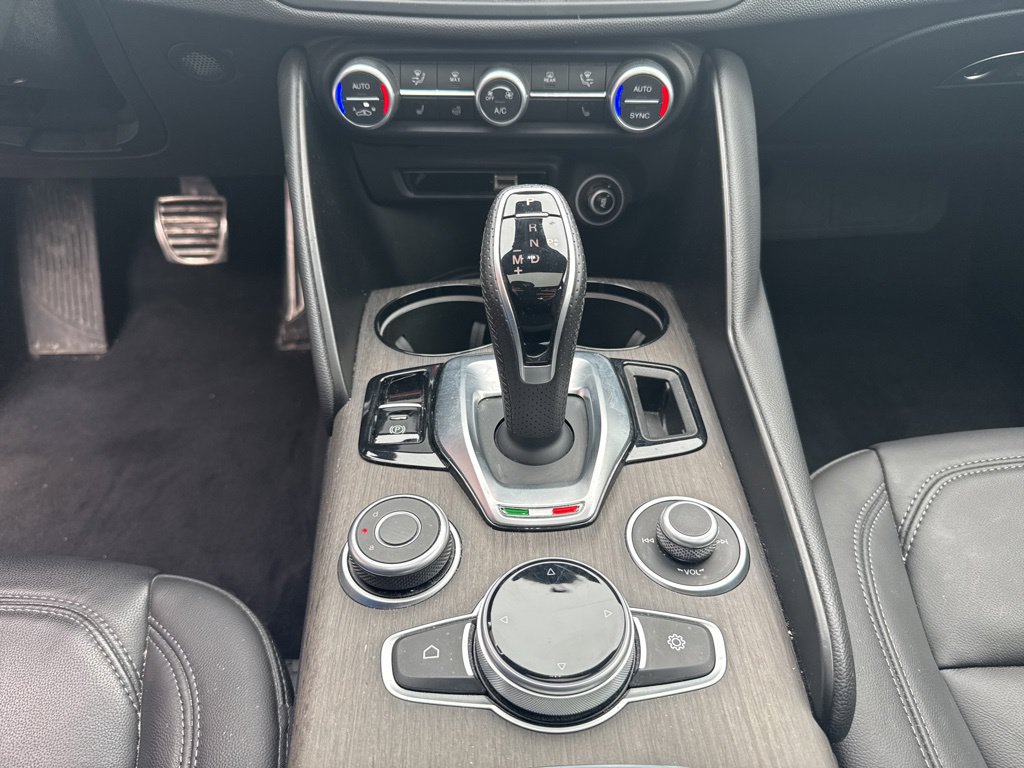 Used 2023 Alfa Romeo Giulia Ti AWD/4WD image 44