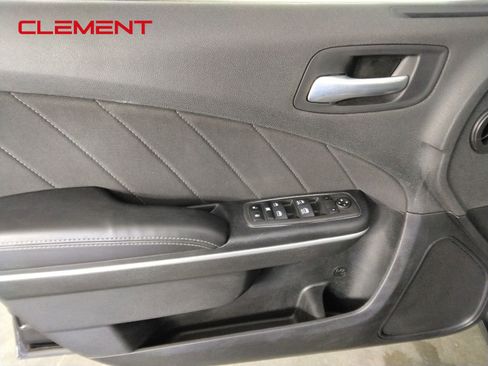 Used 2022 Dodge Charger SXT RWD image 21