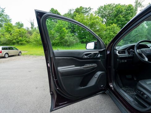 Used 2018 GMC Acadia SLT AWD/4WD image 10