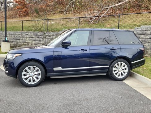 Used 2017 Land Rover Range Rover HSE image 6