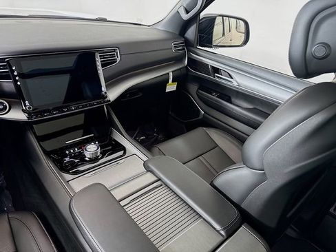 New 2026 Jeep Grand Wagoneer L 4WD image 25