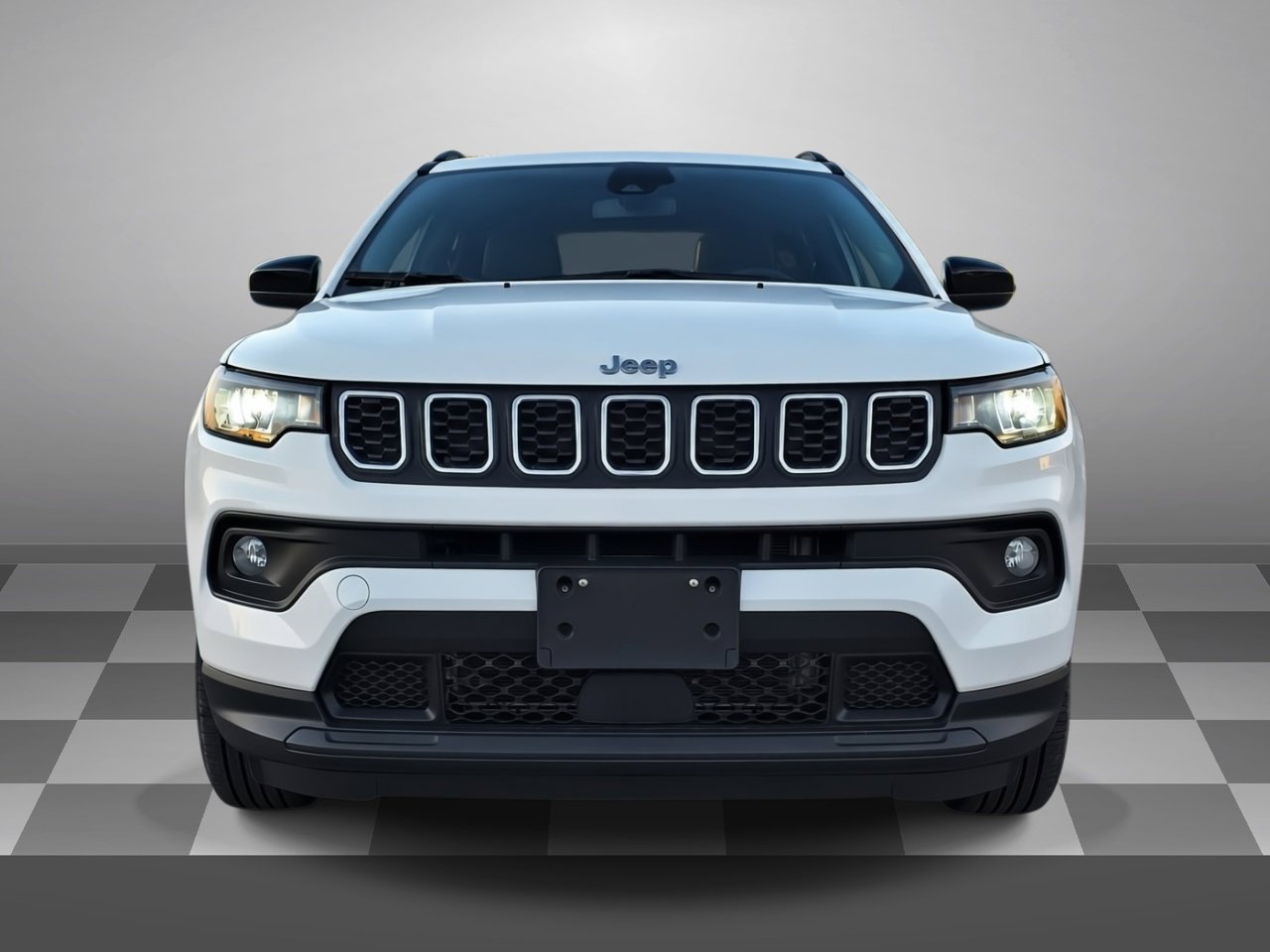 Used 2025 Jeep Compass Latitude AWD/4WD image 2