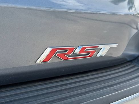 Used 2022 Chevrolet Suburban RST w/ Luxury Package RWD image 17