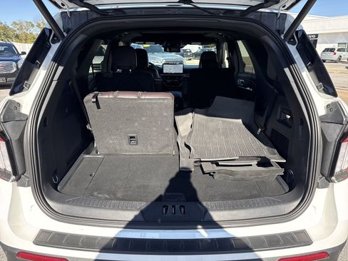 Used 2025 Ford Explorer Platinum w/ Ultimate Package image 39