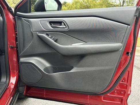 Certified 2025 Nissan Rogue S image 13