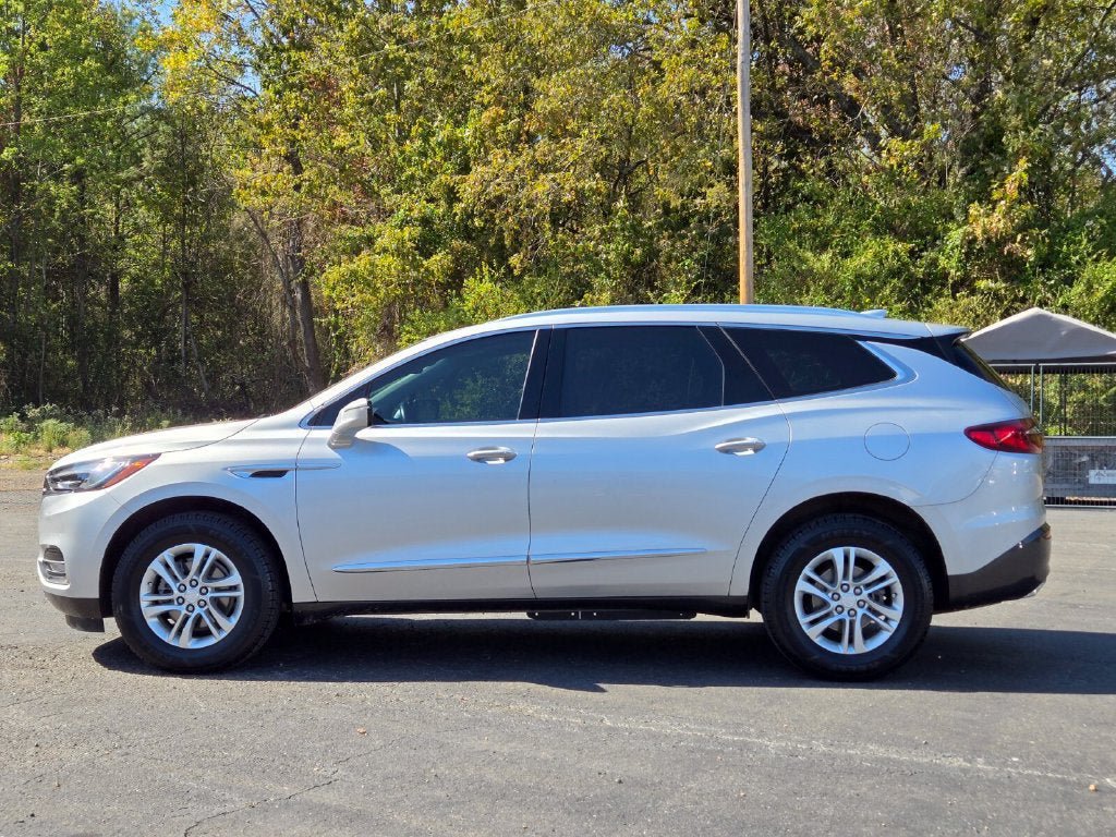 Used 2021 Buick Enclave Essence FWD image 2
