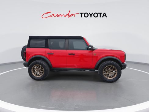 Used 2023 Ford Bronco Badlands image 9