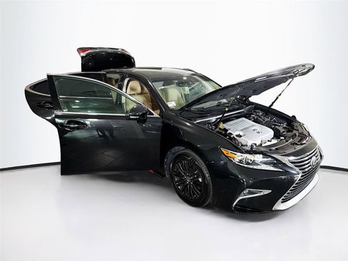 Used 2017 Lexus ES 350 w/ Premium Package FWD image 38